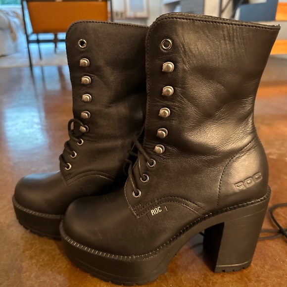 ROC BOOTS - Picture 3 of 3